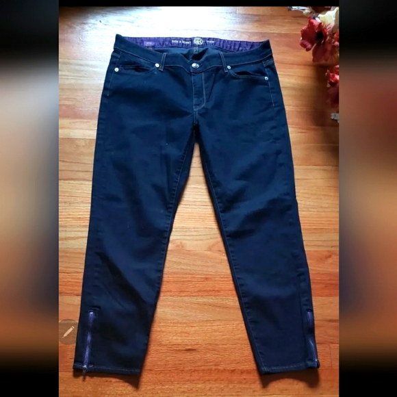Rich & Skinny Vivid Skinny Leg Zip Hem Size 31 Dark Wash Jeans Rhinstone Logo - Picture 1 of 6